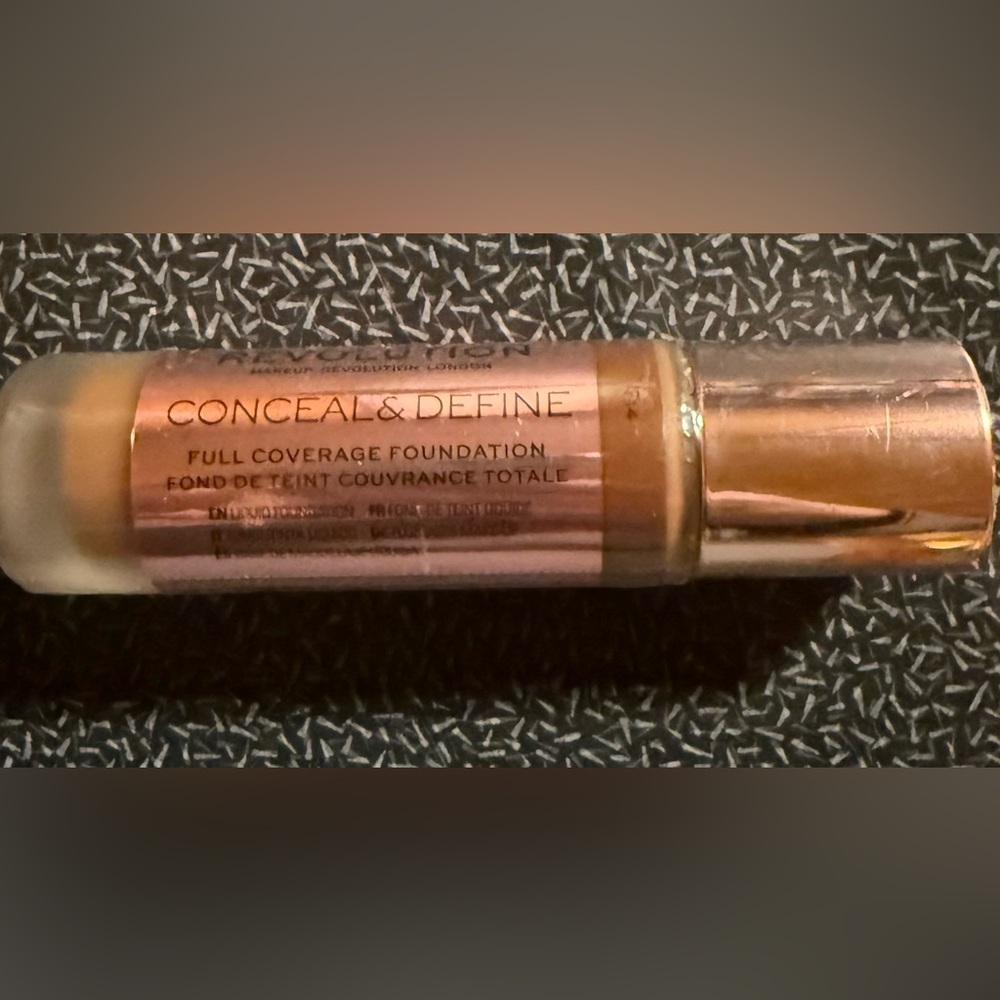 Revolution Conceal & Define Full Coverage Foundation - Shade F14